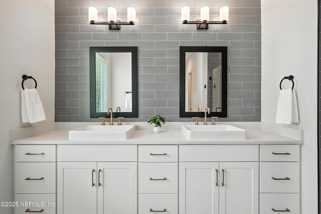 Building Photo - 480 Loosestrife Wy