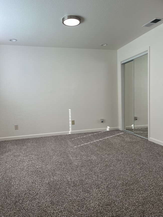 Building Photo - 1706 Brookglen Dr