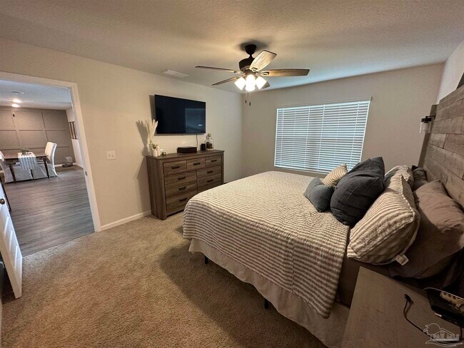 Building Photo - 5292 Peach Dr