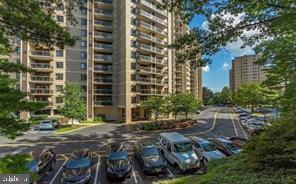 Building Photo - 205 Yoakum Pkwy