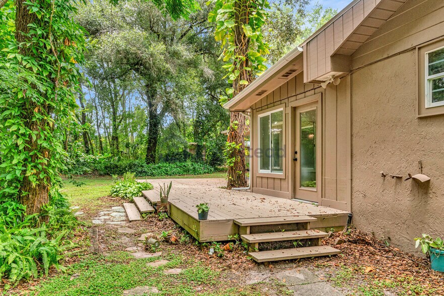 Building Photo - 30851 Round Lake Rd