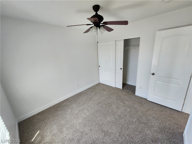 Building Photo - 138 E Cosmos Ct