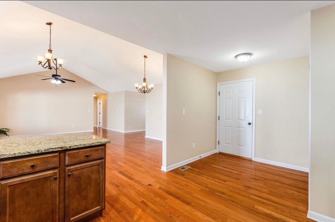 Building Photo - 7 Hull Hills Ln