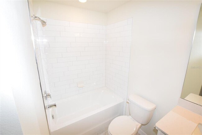 Building Photo - 5048 Holm Oak Dr