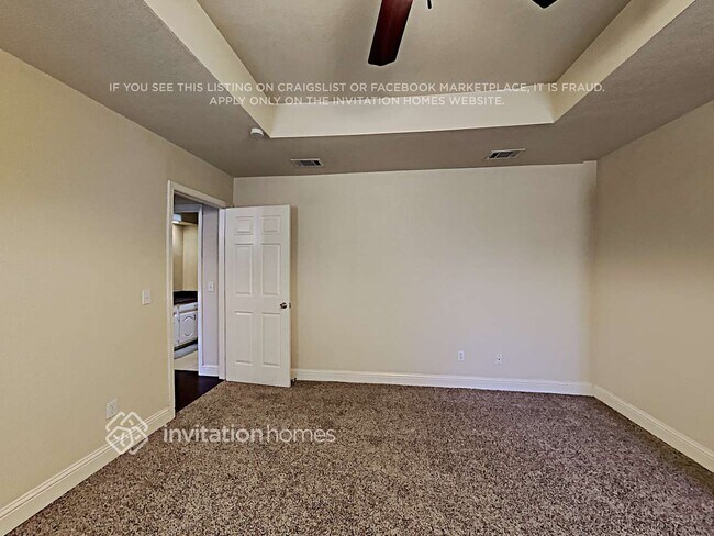 Building Photo - 801 Meadow Creek Dr