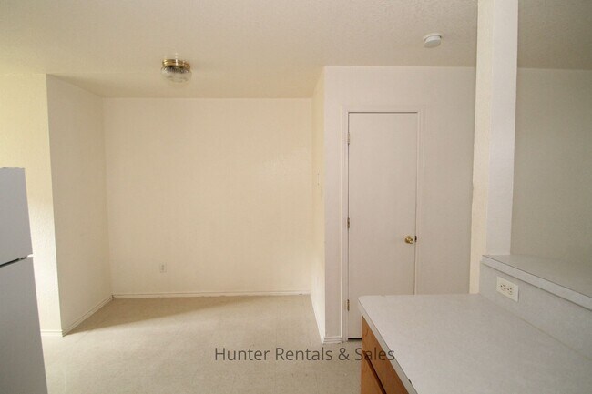 Building Photo - Perfect Two-Bedroom!