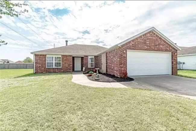 Primary Photo - 805 SW Sandrock Rd