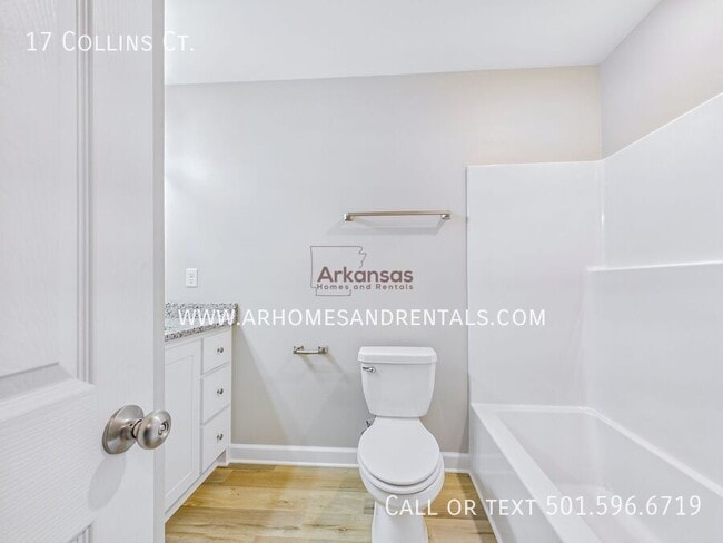 Building Photo - 17 Collins Ct