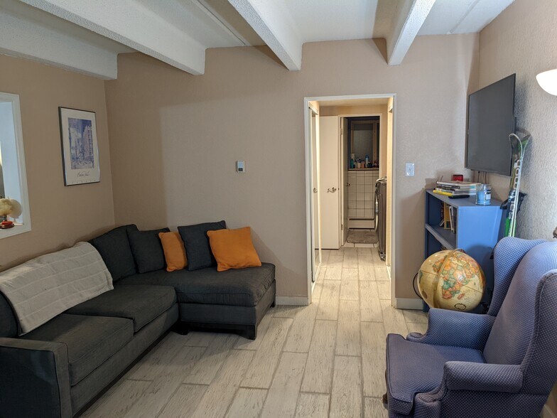 Building Photo - 655 N Pearl St