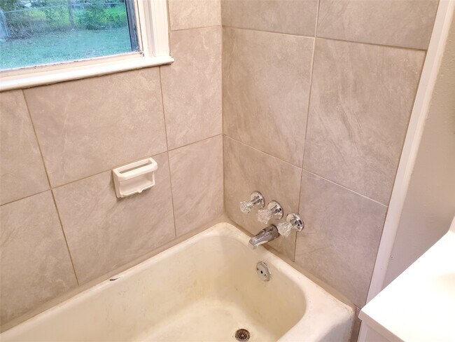 Building Photo - 5318 Doulton Dr