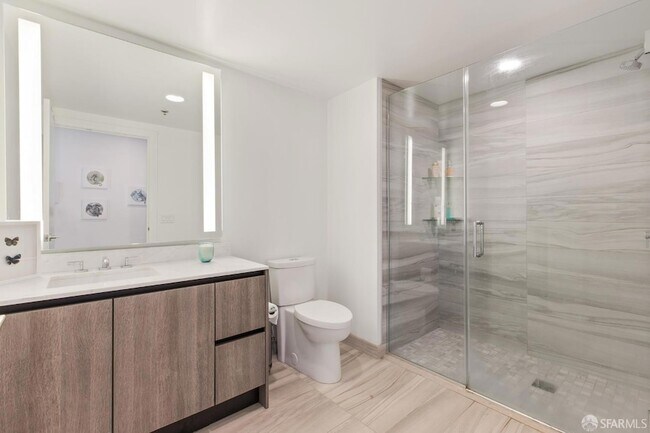 Building Photo - 338 Main St