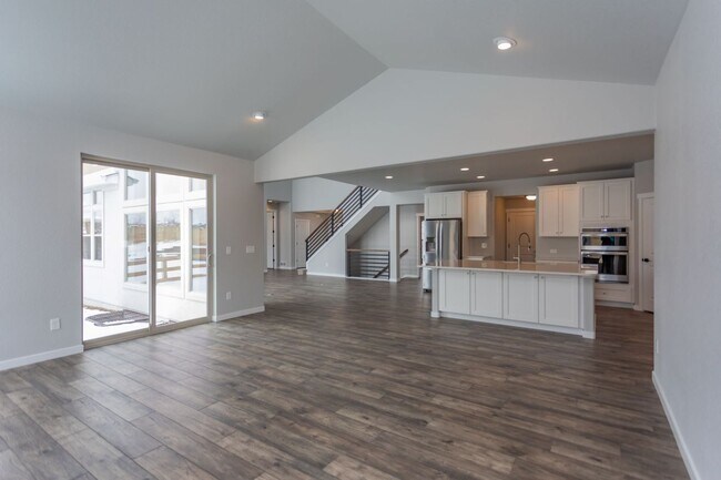 Building Photo - Exceptional 4-Bedroom Home with Dual Fireplaces, Main Level Master Suite, and Spacious Basement -...