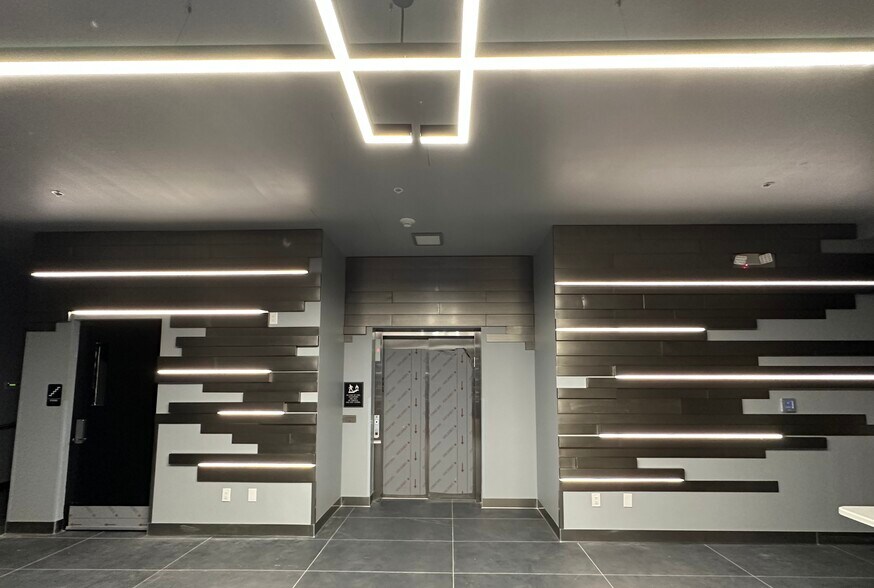 Building Photo - 2500 N High St