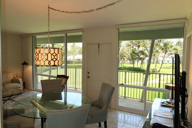 Building Photo - 1221 Hillsboro Mile