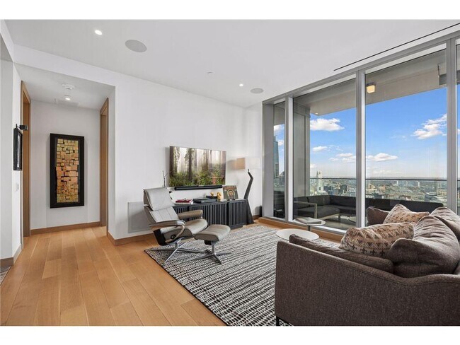 Building Photo - 255 Hennepin Ave