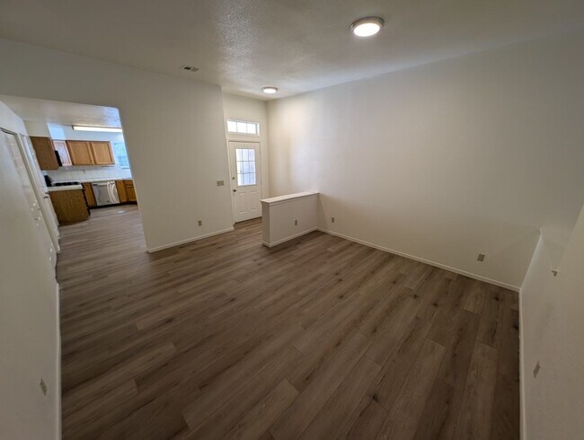 Building Photo - 5117 Kingsbridge