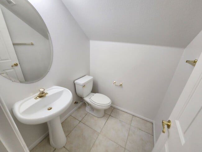 Building Photo - Gorgeous 3Bed/2.5 Bath home- located in N. Summerlin gated Community