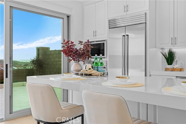 Building Photo - 206 Collino
