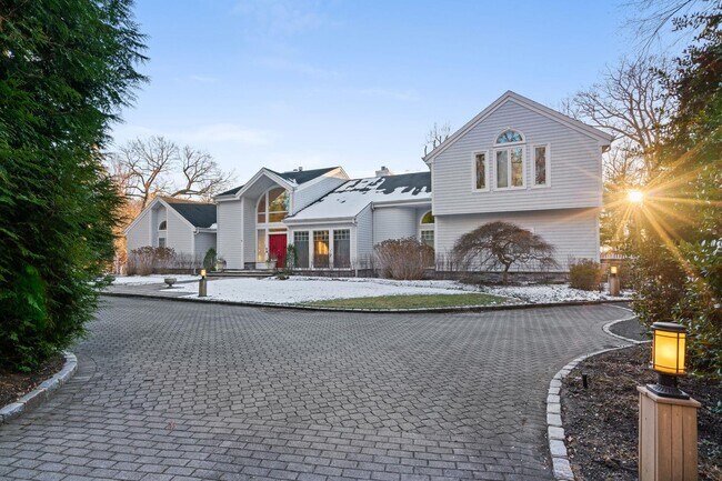 Building Photo - 19 Mallard Dr
