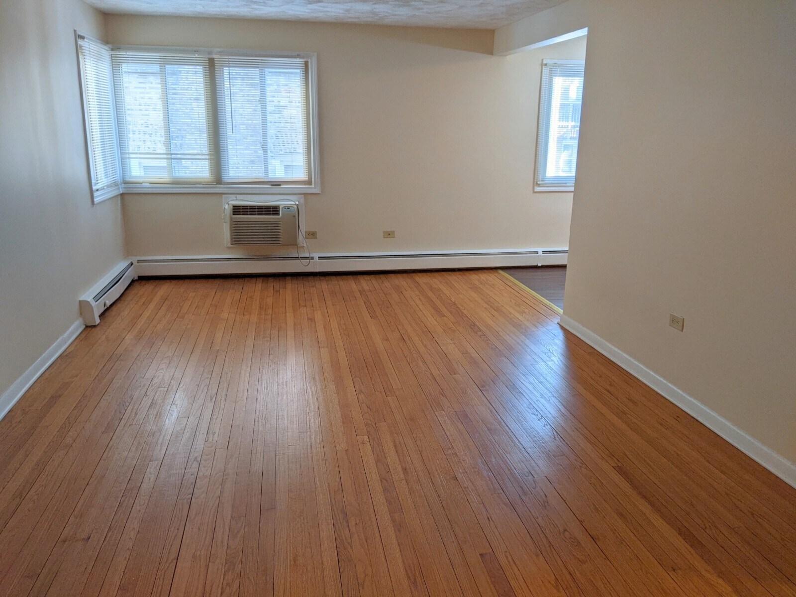 Building Photo - 810 Seward St