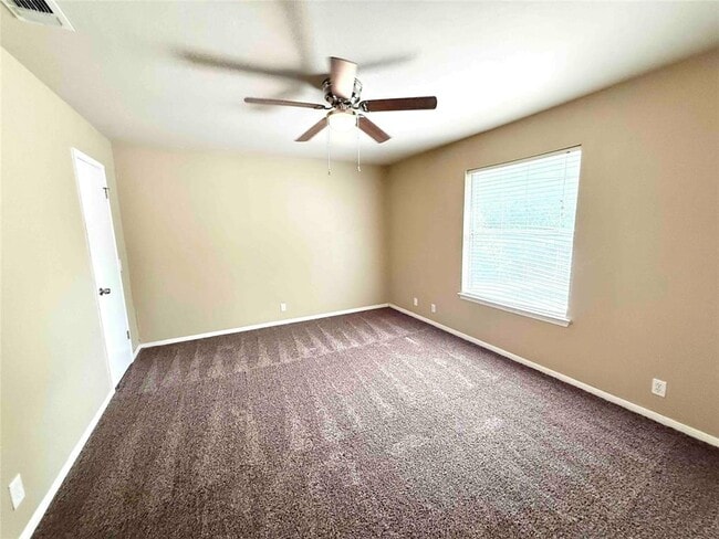 Building Photo - 502 Dewberry Dr