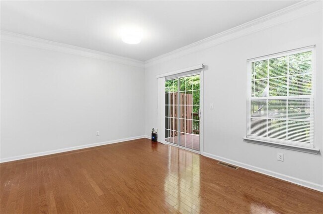 Building Photo - 6710 Stoneleigh Way