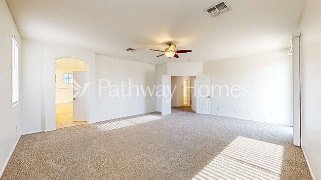 Building Photo - 43448 Askew Dr