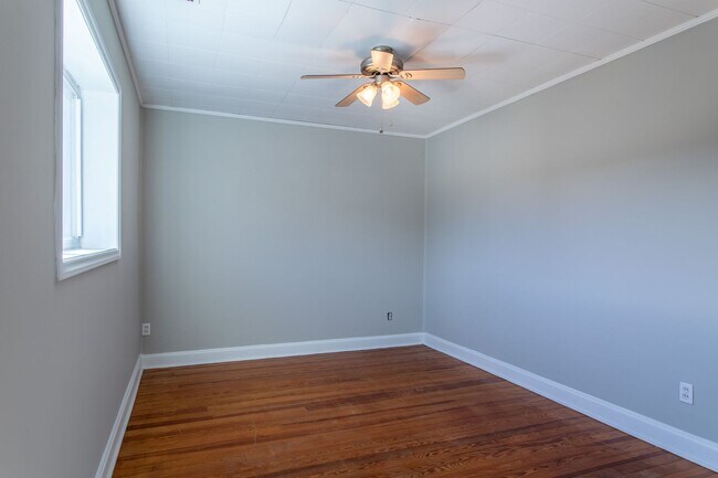 Building Photo - Downtown Apartment