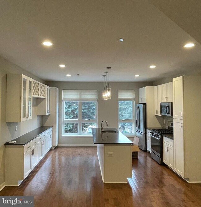 Building Photo - 3831 F St