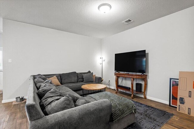 Building Photo - 129 Jubilee Dr
