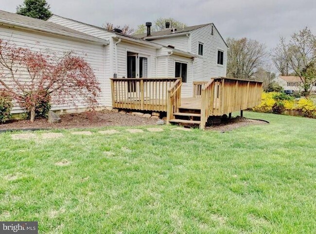 Building Photo - 2321 Bedfordshire Cir