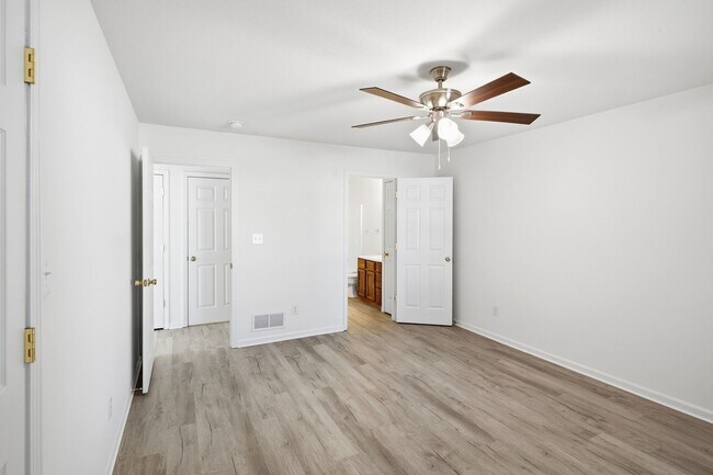 Building Photo - 1707-1709-1709 Juniper Dr