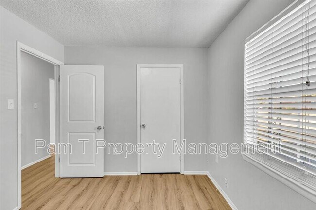 Building Photo - 1835 Upson St