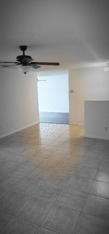 Building Photo - 2404 Pine Tree Dr