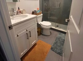Bath 1 - 2019 N Sawyer Ave