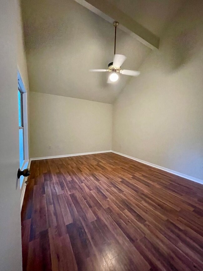 Building Photo - Beautiful 3 Bedroom 3 Bathroom Townhome for Rent
