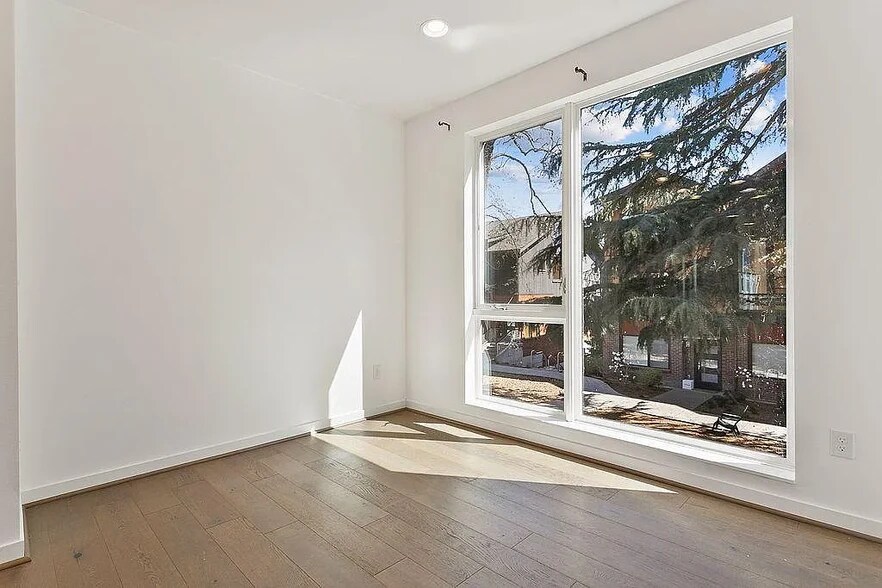 Building Photo - 6522 32nd Ave NE