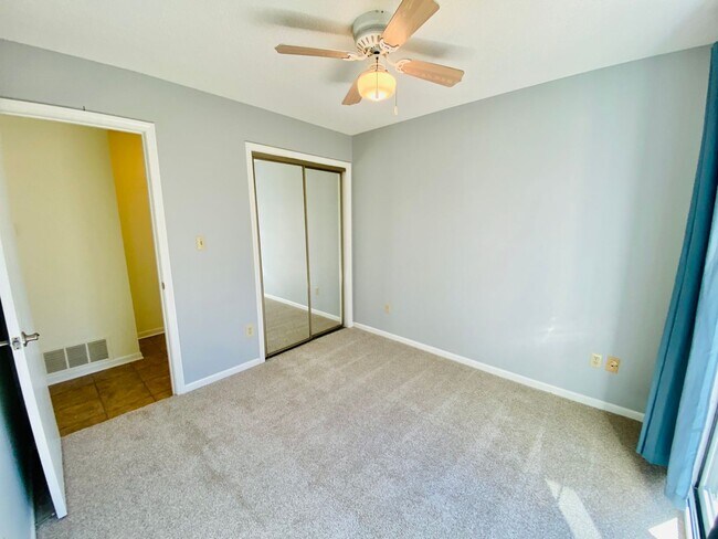 Building Photo - {12030 - F}  Updated Condo in Fantastic Location + Top Floor + Covered Parking Included + Private...