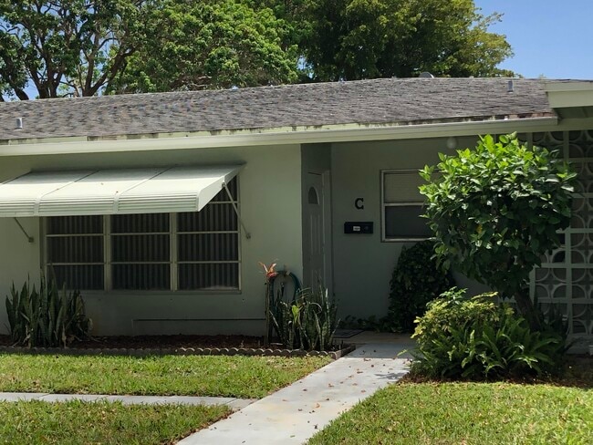 Building Photo - 405 High Point Blvd N