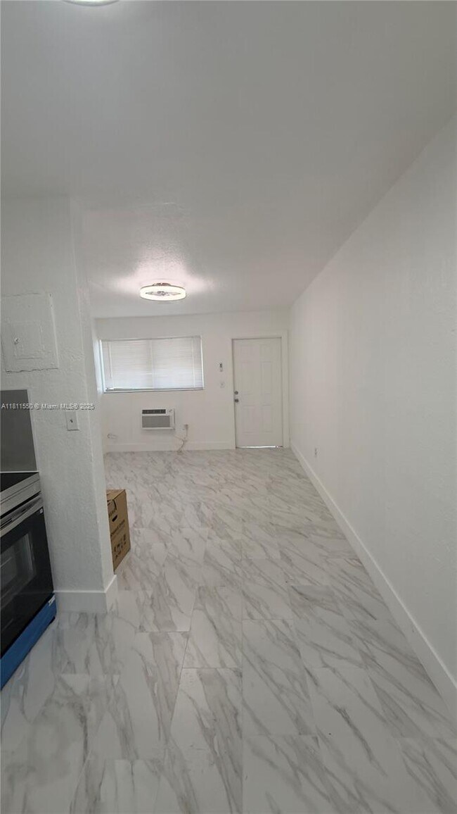 Building Photo - 2160 NW 23rd Ave