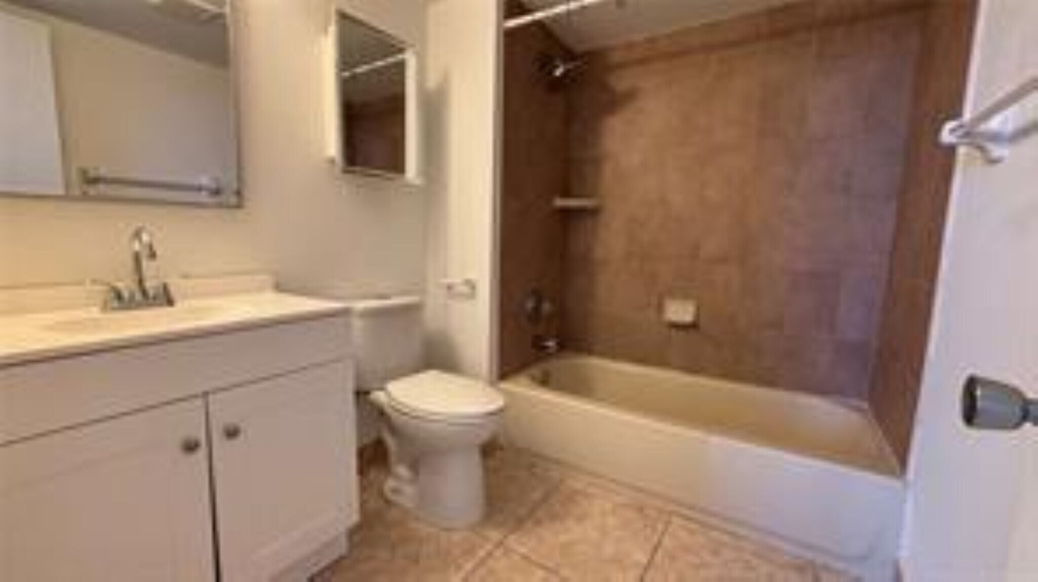 Building Photo - 4501 NE 21st Ave