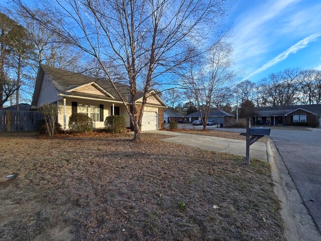 Building Photo - 901 Tristan St