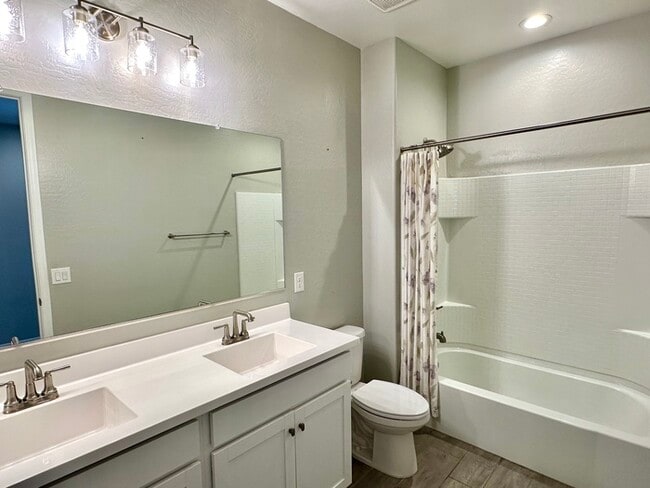 Building Photo - Fantastic 4BR/3BA Richmond American Larimar in Entrada Del Oro! Features white shaker cabinets, q...