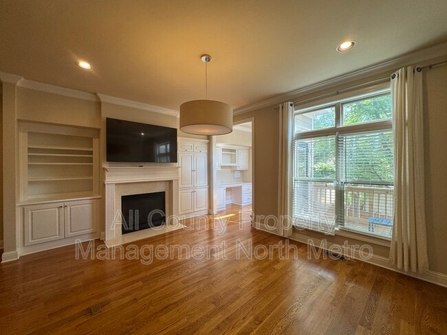 Building Photo - 10860 Ellicot Way