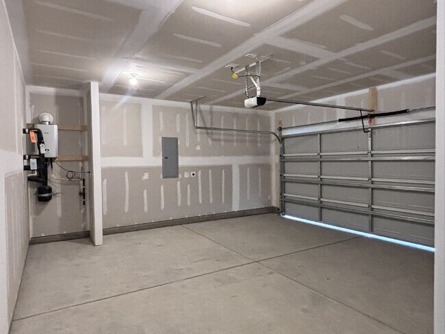 Building Photo - 429 Providence Spgs Ln