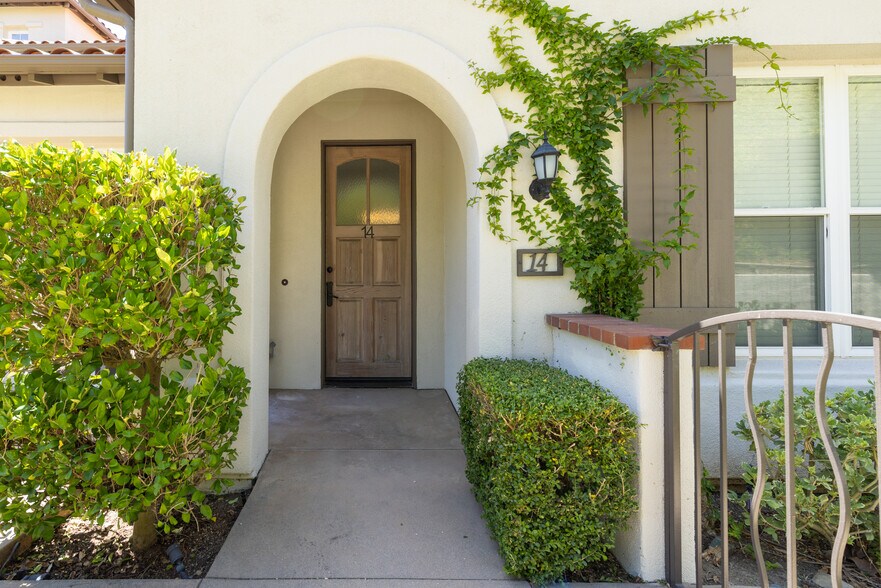 Building Photo - 14 Celano Ct