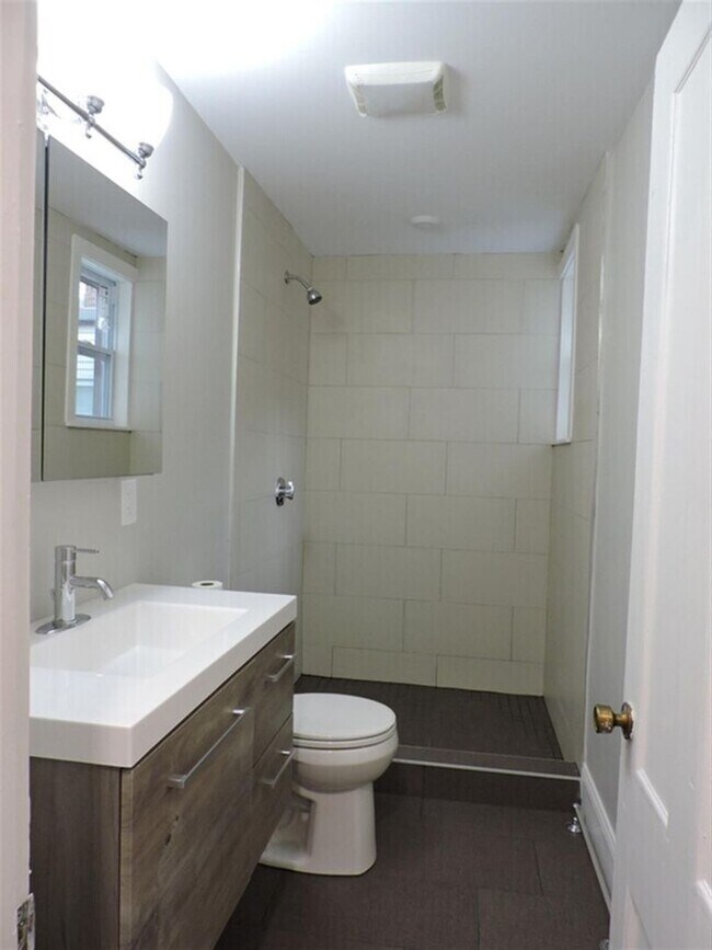 Building Photo - Amazing 1 Bed in Harvard Square available 6/1