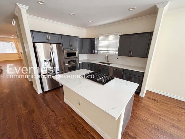 Building Photo - 268 S Garfield St