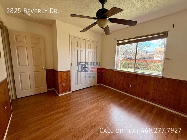 Building Photo - 2825 Beverly Dr