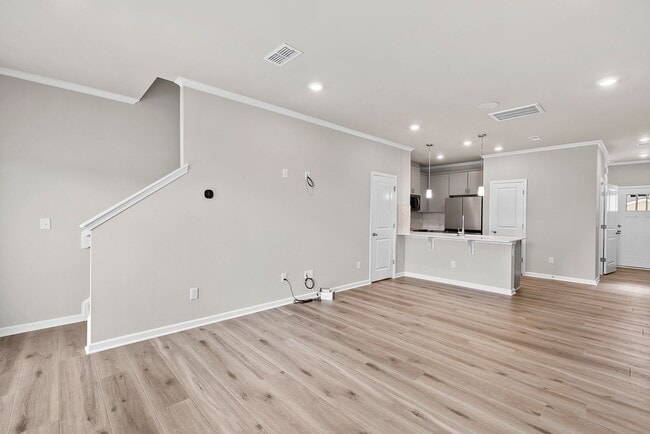 Building Photo - PRICE REDUCTION!  INCENTIVE OF $500 OFF FIRST MONTH'S RENT FOR THIS BEAUTIFUL Like-New 3BR Townho...